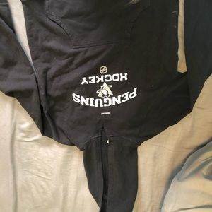 Penguins hockey sweat shirt